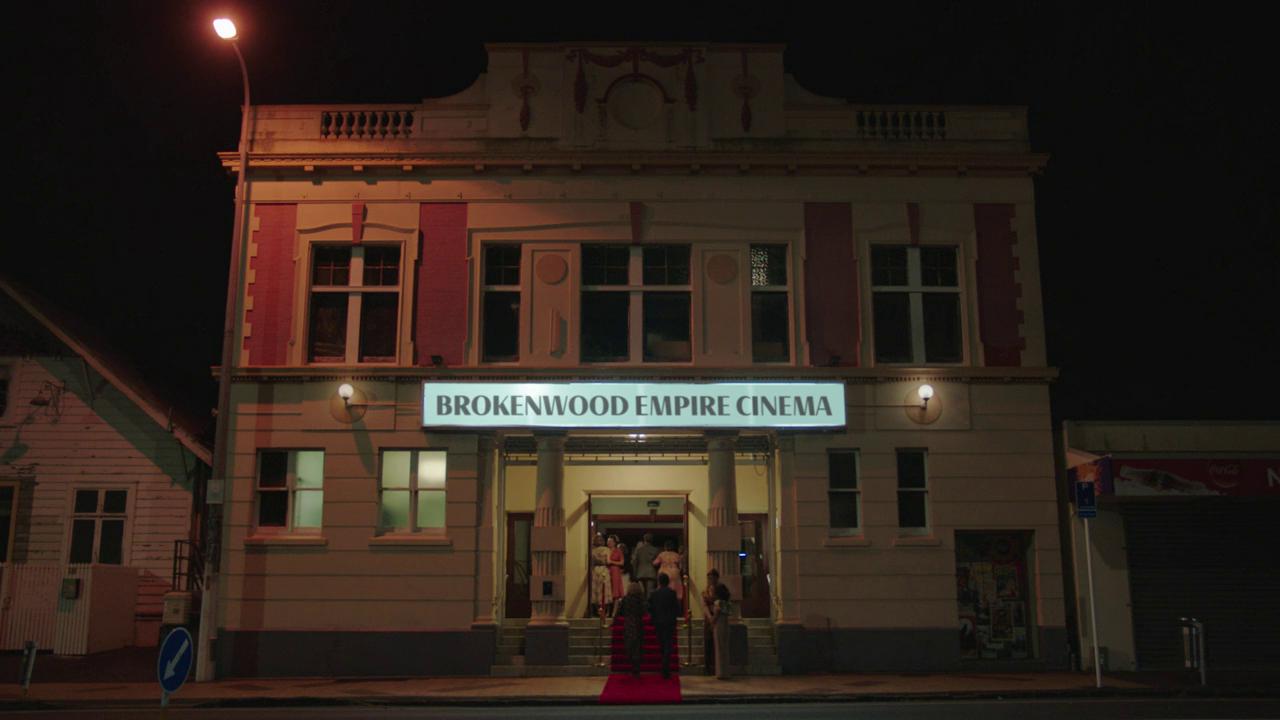 Ondertitel voor The Brokenwood Mysteries - S07E05 - Exposed to the Light.nl
