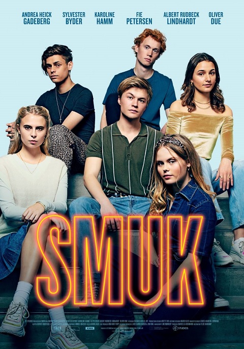 Smuk (2022) Pretty Young Thing - 1080p Webrip