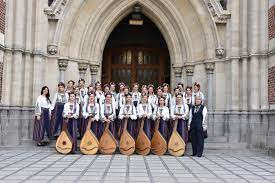 (FLAC-verzoekje) - Capella de Bandoures - Dzvinha - Uktrain choir